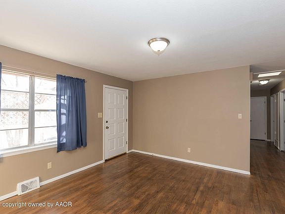 2nd image of 2509 Redwood St
