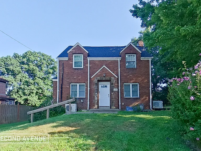 126 Milliken Ave — Photo 1