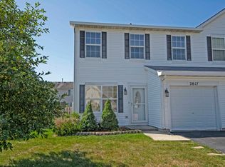 2817 Rebecca Ct, Montgomery, IL 60538