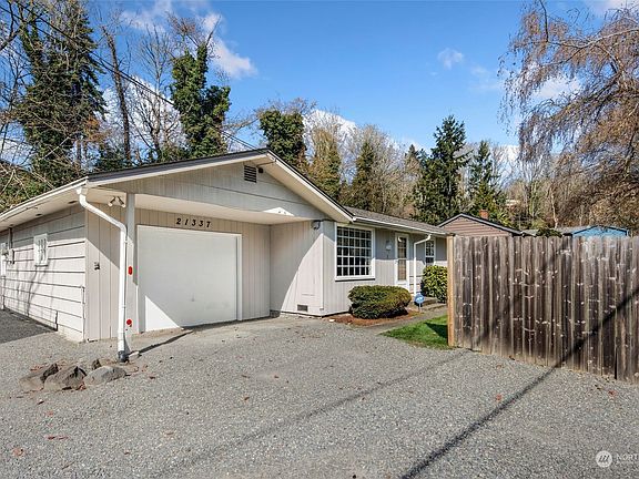 2nd image of 21337 Des Moines Memorial Drive