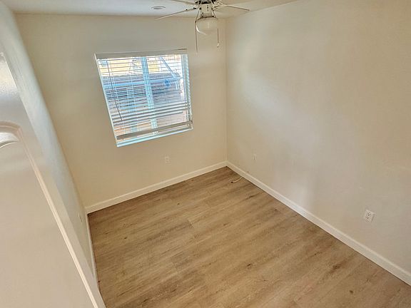 5th image of 929 W 77th St #2
