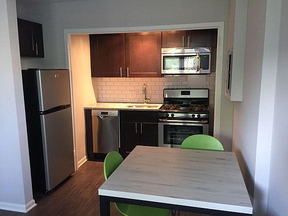 5th image of 5109 S Woodlawn Ave #212