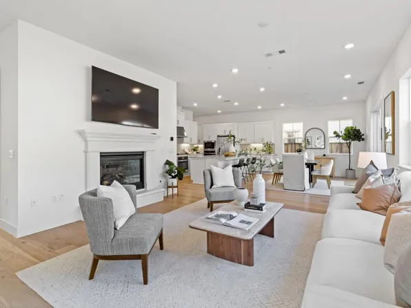 109 Village Ln, Scotts Valley, CA 95066