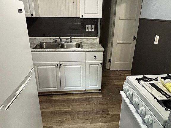 3rd image of 94 Forker Blvd #1