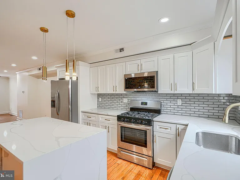 404 N Robinson St — Photo 9