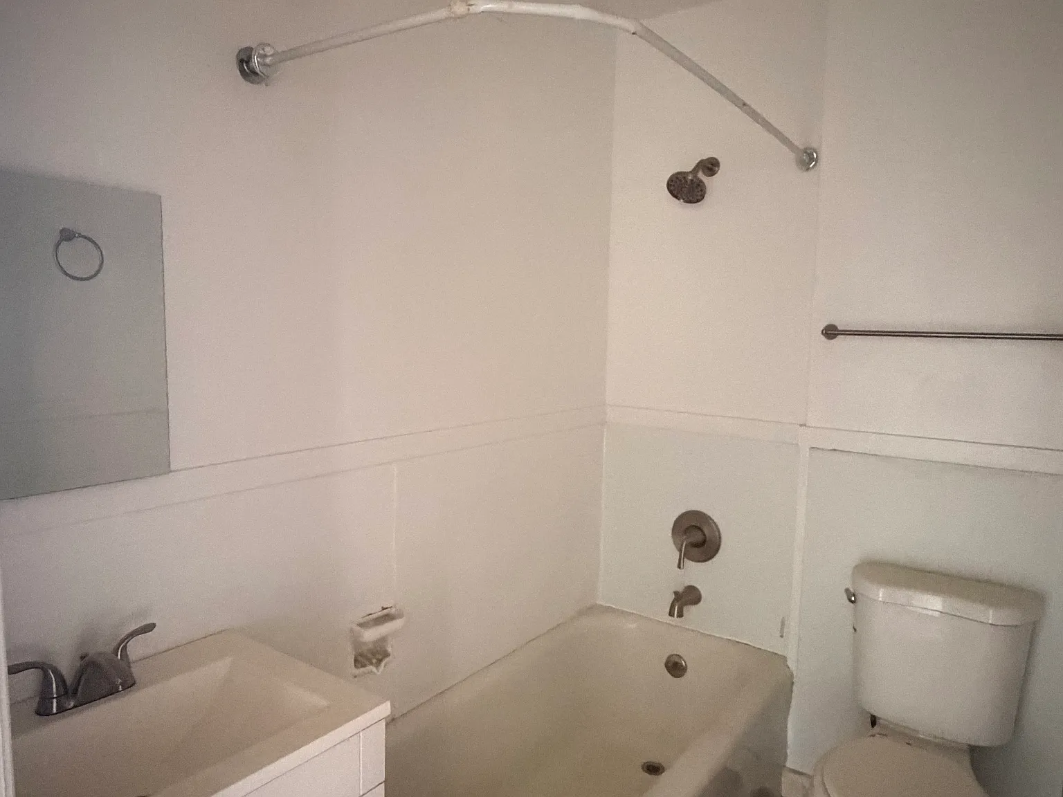 1 bed, $990 — Photo 3