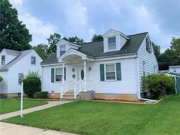 2221 Worthington Ave, Bethlehem, PA 18017