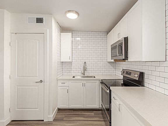 2nd image of 2503 E Clarendon Ave APT 5