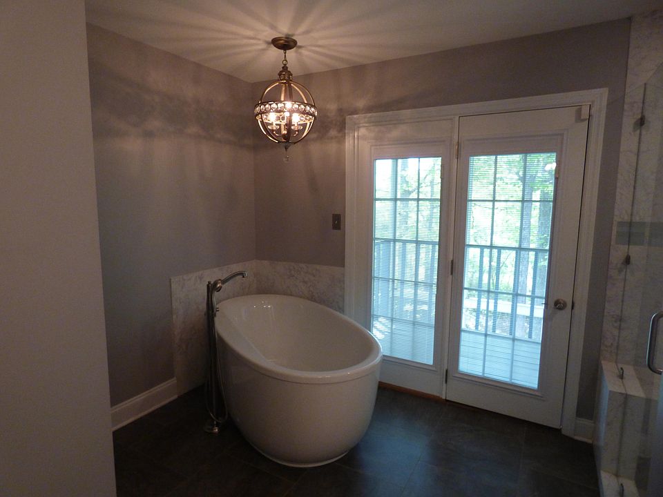 2nd image of 8001 Whitestone Rd