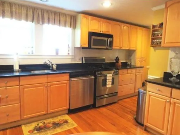 20 Paul St, Watertown, MA 02472