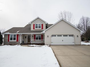 406 Davis Ct, Elkhorn, WI 53121