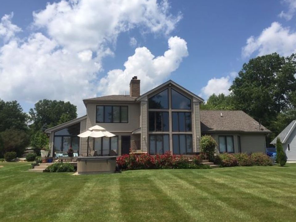1st image of 1175 Lakeside Dr
