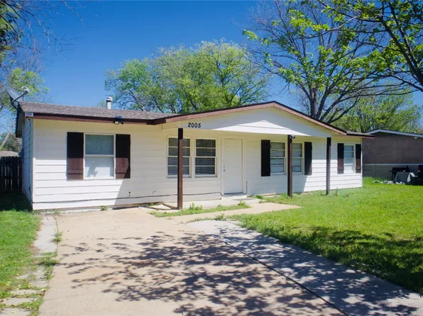 2005 E Mitchell St, Arlington, TX 76010