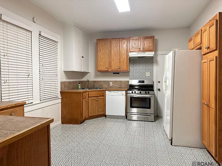 1267 Arlington Ave — Photo 16