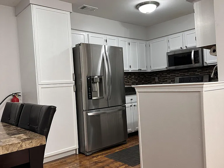 1073 Roseberry Ct — Photo 8