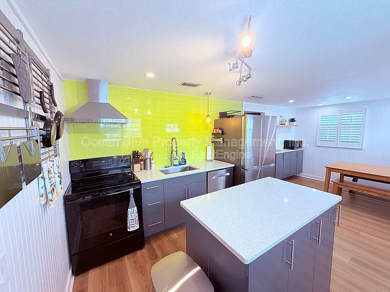 7006 N Duncan Ave #A — Photo 4
