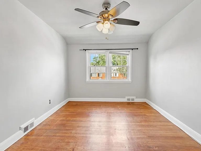 1749 Joan Ave — Photo 18