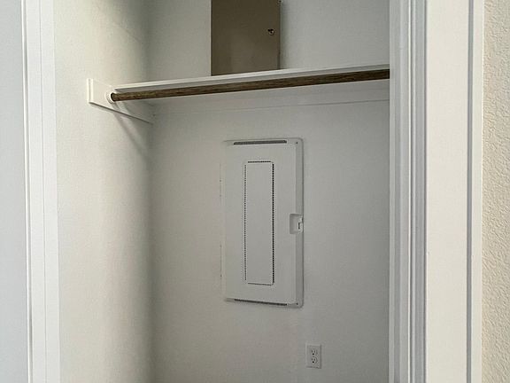 2nd image of 509 Freeing Oak St