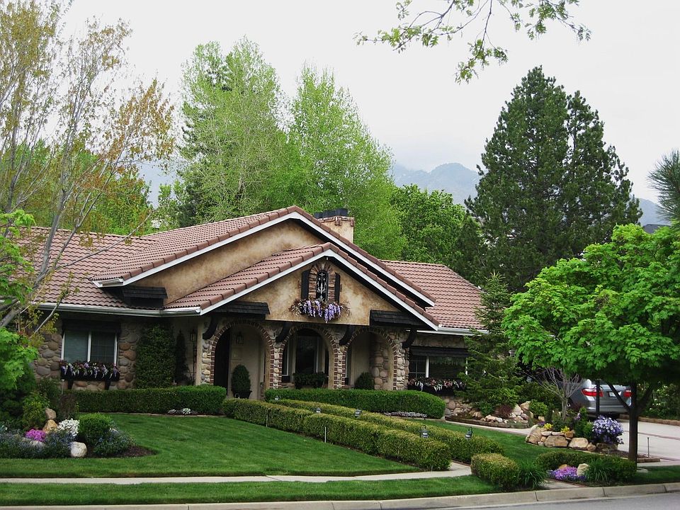 Cottage Home Exterior