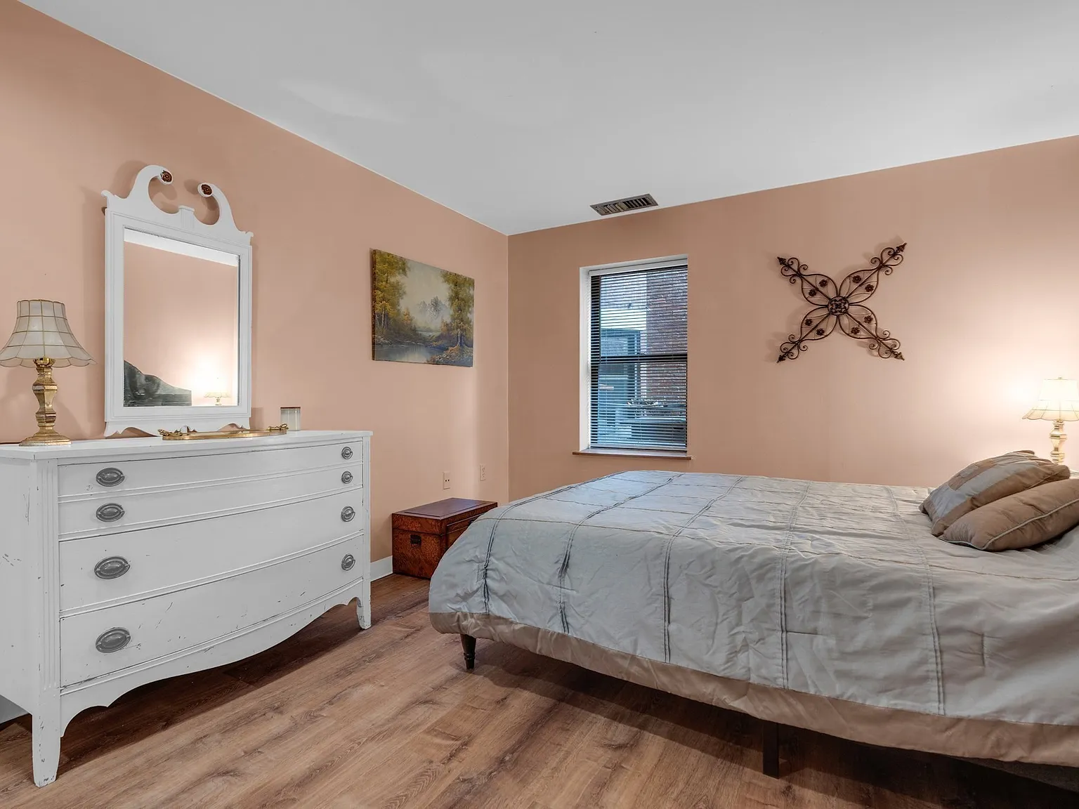 1 bed, 558 sqft, $3,000 — Photo 4