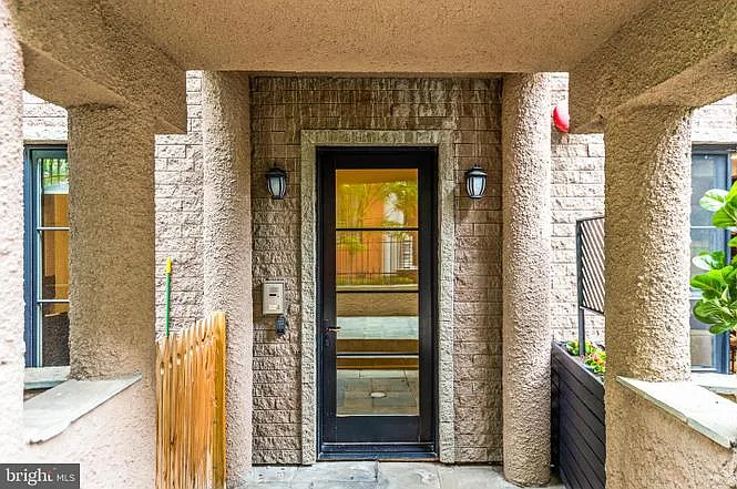 3 bed, 1267 sqft, $4,950 — Photo 4