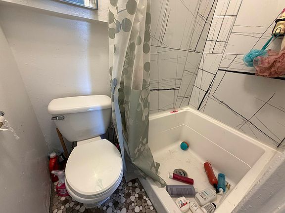 4th image of 165 E 99th St APT 19