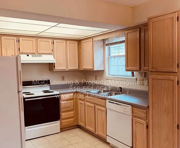 4604C NE Whispering Winds Cir — Photo 2