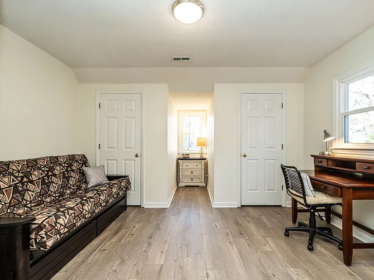 804 Clarion Dr — Photo 28