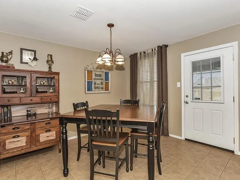 2912 Lake Terrace Dr — Photo 11