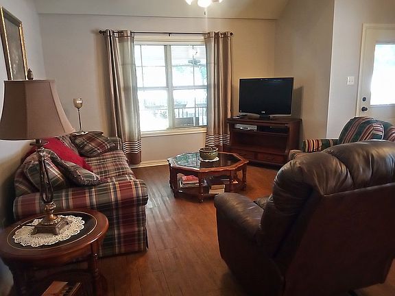 5th image of 125 Orleans Pl