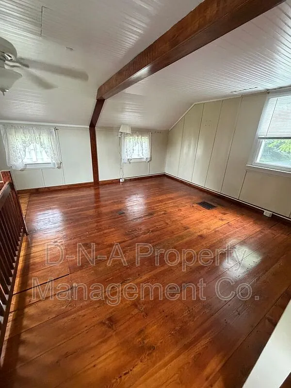 2 bed, 1.0 bath, $1,650 — Photo 4