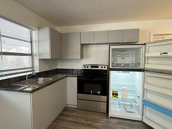 4th image of 2314 Polk St #11396734