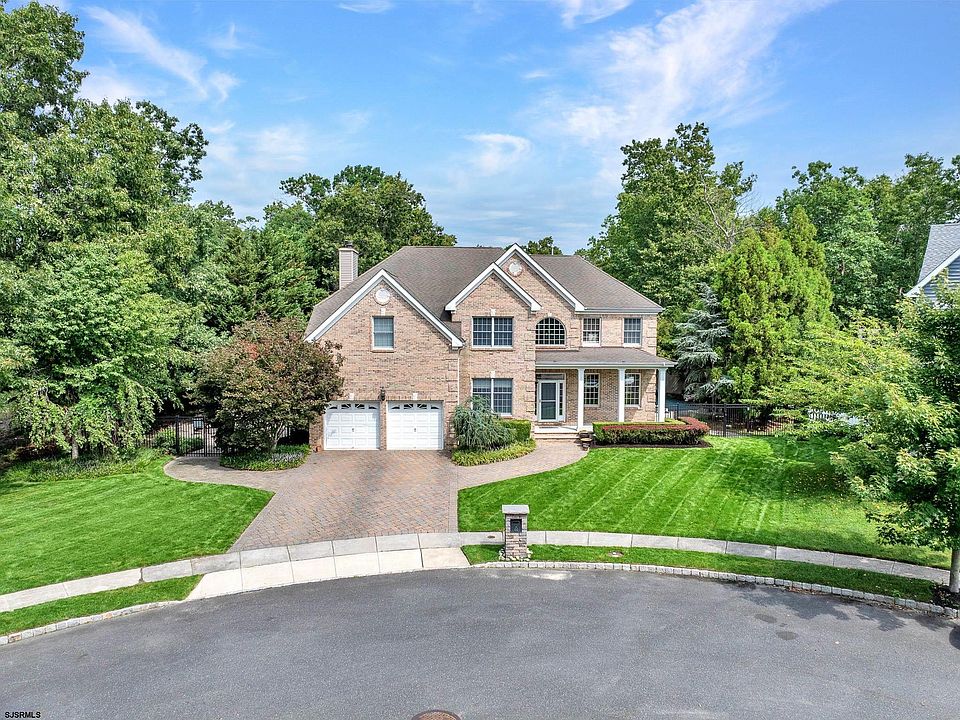 1st image of 44 Monet Dr