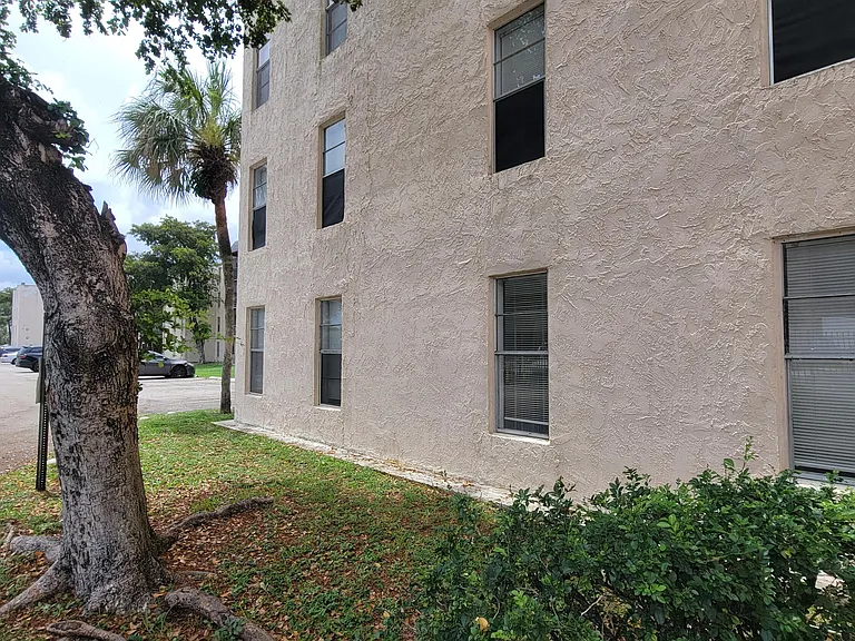 2800 NW 56th Ave #G107 — Photo 21
