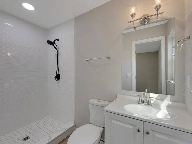 527 Fox Run Trl — Photo 38