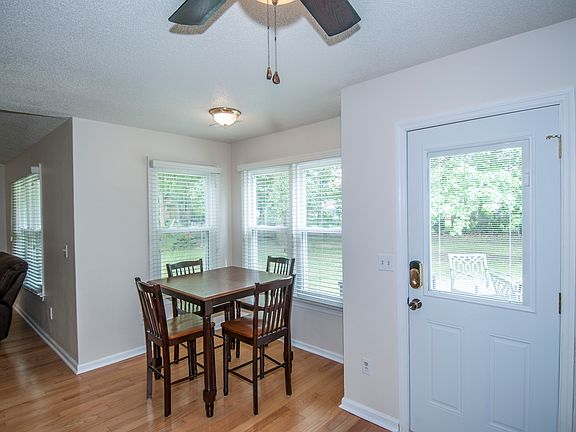 3rd image of 2463 Wensley Dr