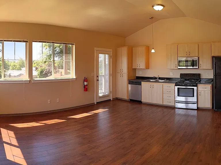 1933 Hilyard St - Great Room 1933 Hilyard St - Great Room