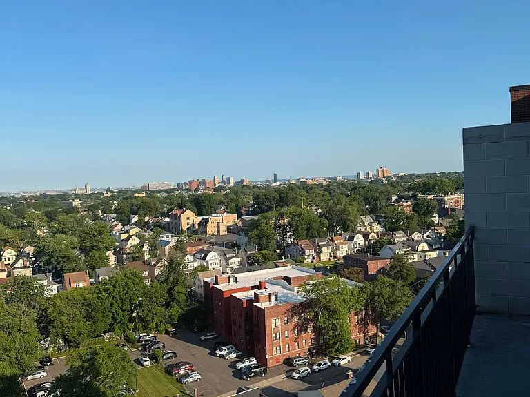 60 Parkway Dr E #15A — Photo 19