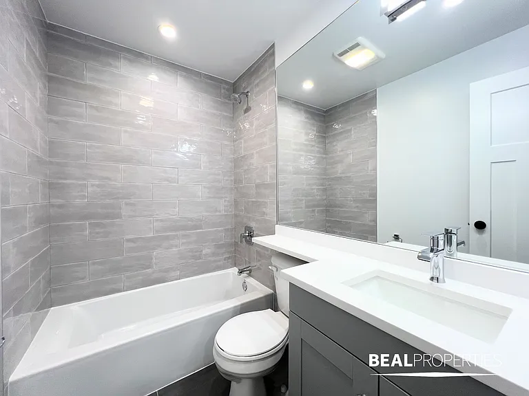 452 W Oakdale — Photo 30