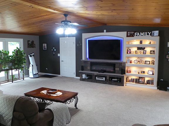 4th image of 22995 Jeri Ann Dr