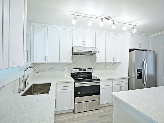 3rd image of 4813 Vesca Way