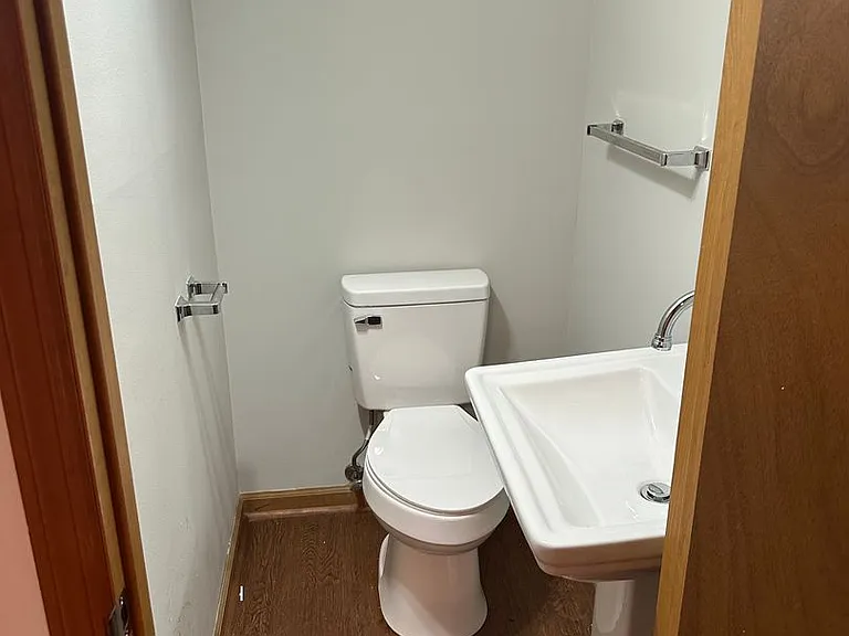 196-200 Whitson Dr — Photo 11