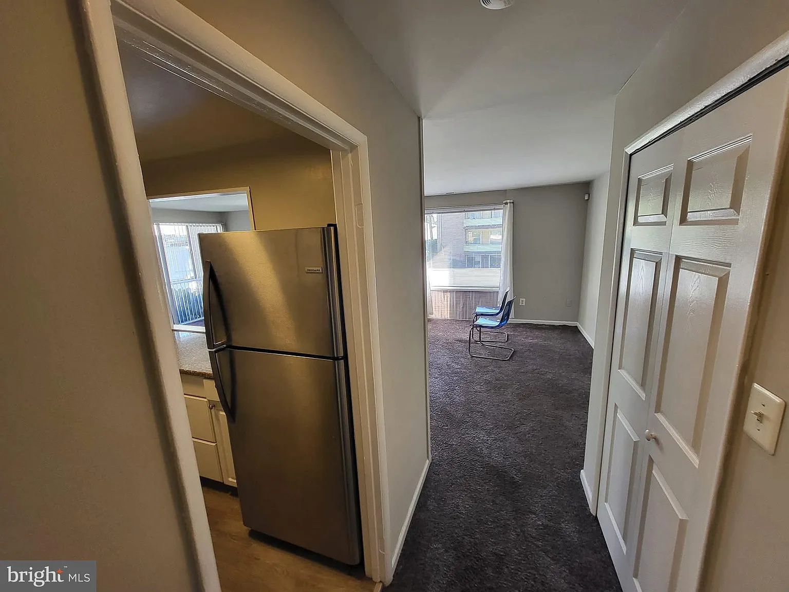 2 bed, 892 sqft, $2,100 — Photo 3
