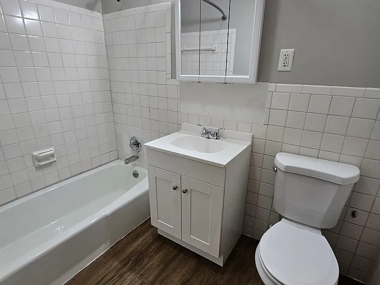104 Lexington Ave #2B — Photo 2