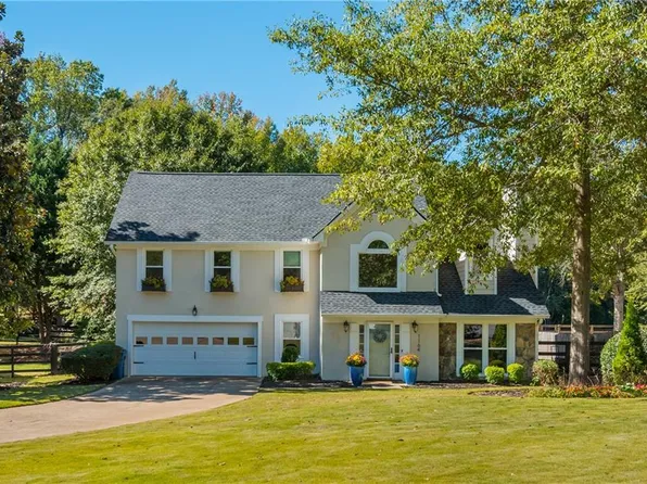1164 Pine Grove Dr, Alpharetta, GA 30009