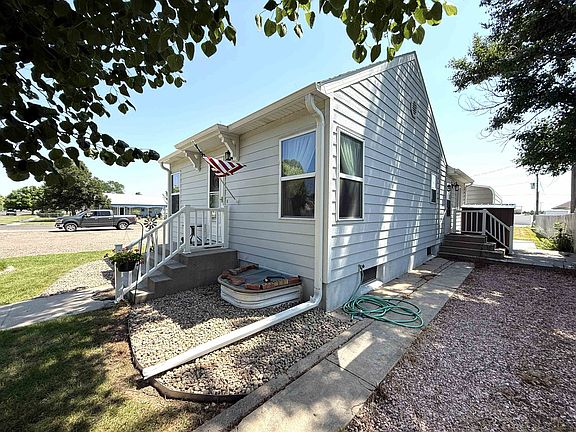 4th image of 640 Wellington St