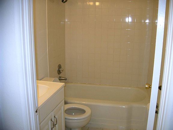 5th image of 3004 Fairway Ln
