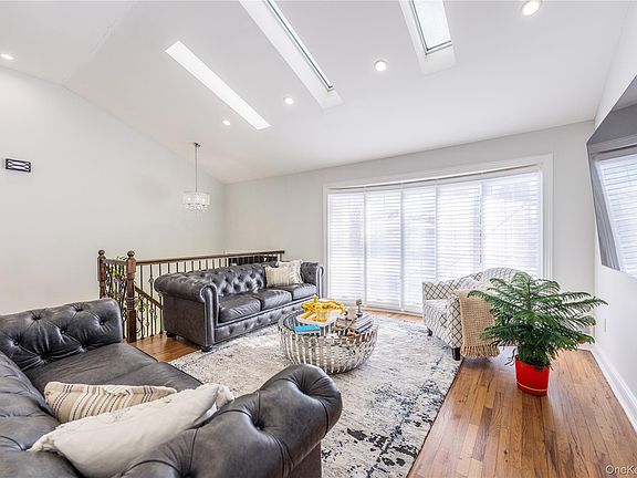 4th image of 7 Dunhill Road