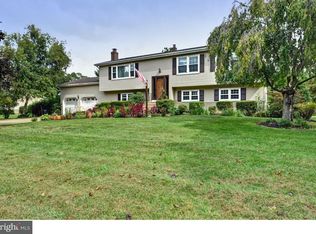 11 E Acres Dr, Hamilton, NJ 08620