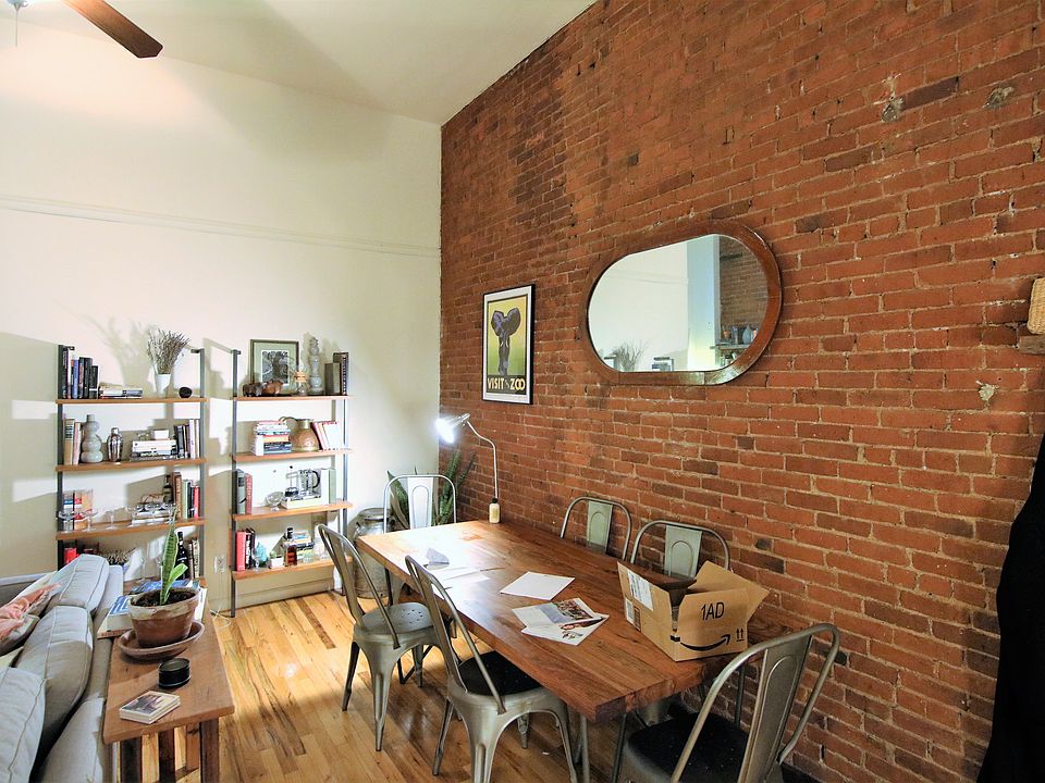 1st image of 110 W 71st St #4